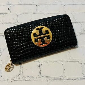 Tory Burch Black Croc-Embossed Long Zippy Wallet With Interior Logo Pattern